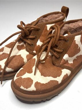 UGG Neumel Cow Print Calf Hair Chukka Boots Women’s Sz 6